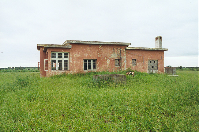 Photo of abandoned cantina